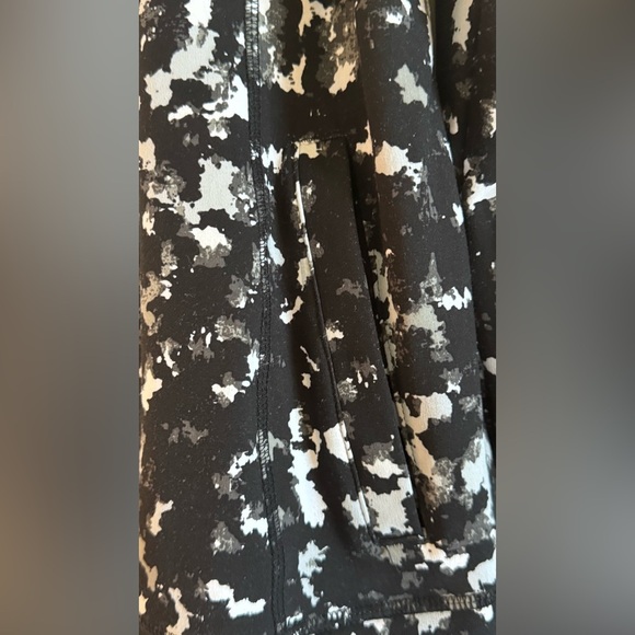 LIVI Long-Sleeve LIVI Soft Zip-Up Jacket size 10/12 - Picture 7 of 7